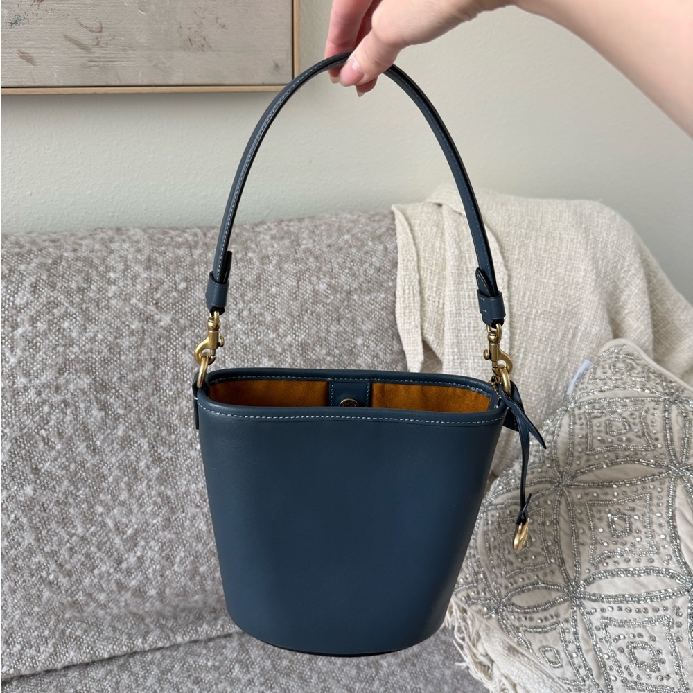 NWT COACH 1941 Dakota Bucket Bag 16 in Denim RARE 💎